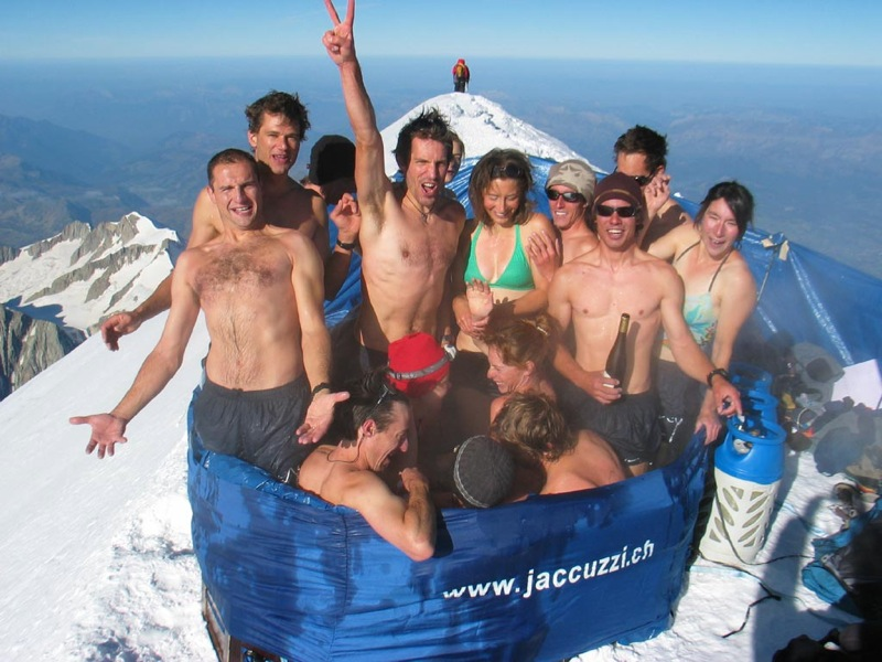 Illustration for article titled Mont Blanc Jacuzzi Party at 15,711 Feet Was Low on Oxygen, High on Booze